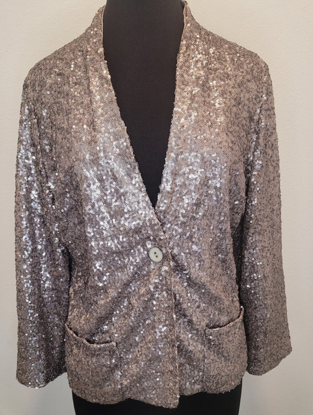 NWT Chico's Pewter Sequin Blazer Size 2 Evening Party Jacket Holiday Sparkle
